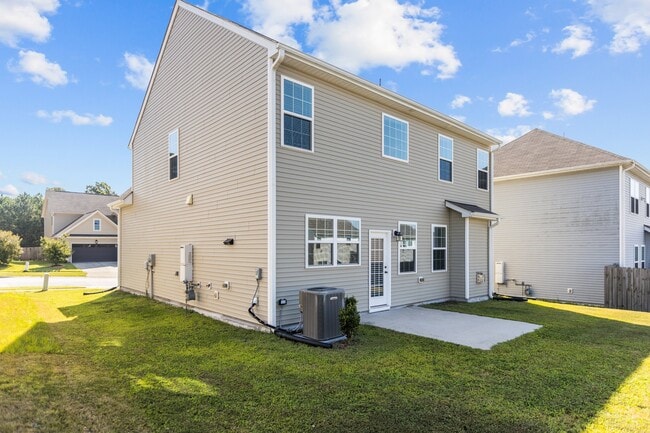 Building Photo - 624 Hiddenbrook Dr