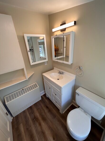 bath - 3920 Hoosac St