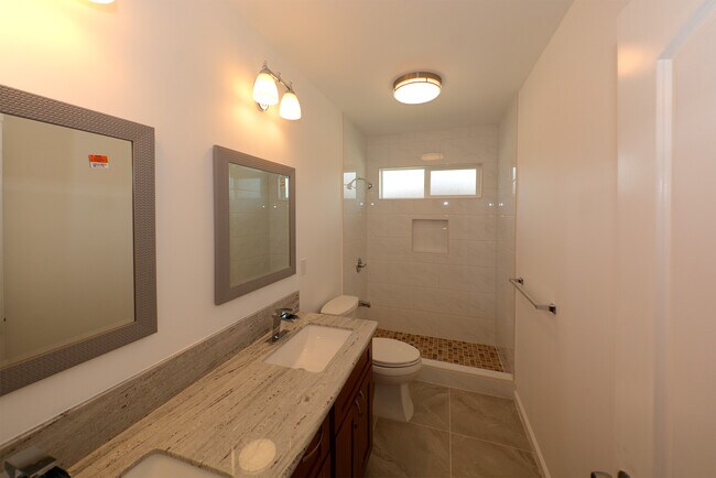 Building Photo - 1182 Palekaiko St