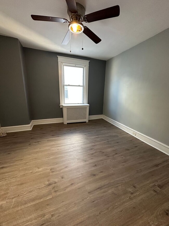 Building Photo - Beautiful renovated 4 bed, 2 full bath