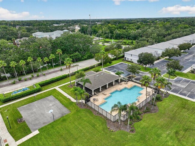 Building Photo - 817 Ashentree Dr