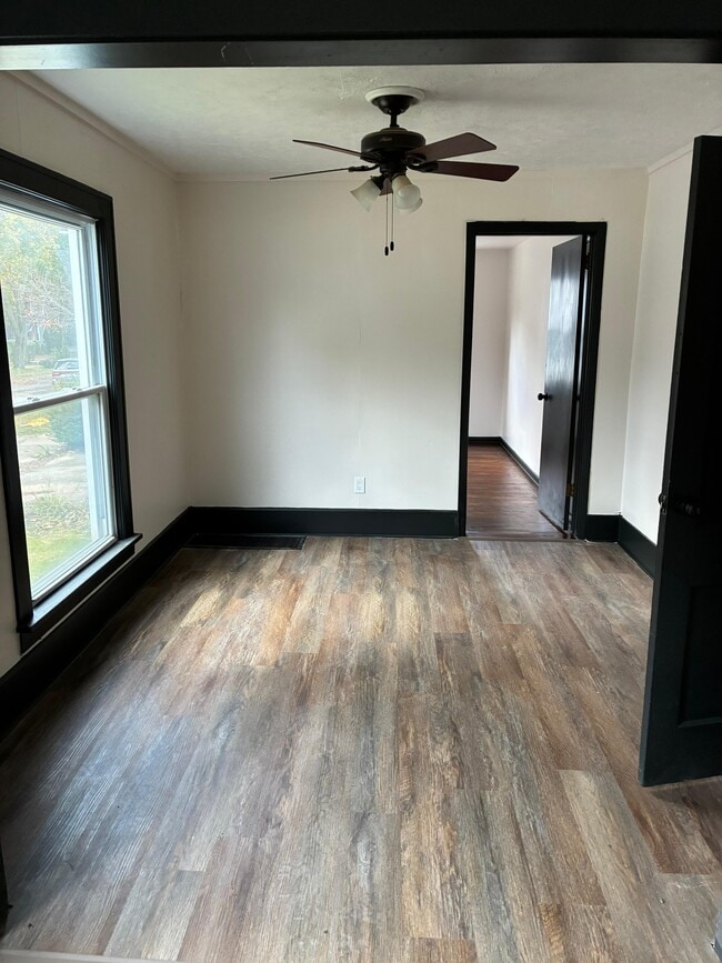 Building Photo - 189 E Prospect St