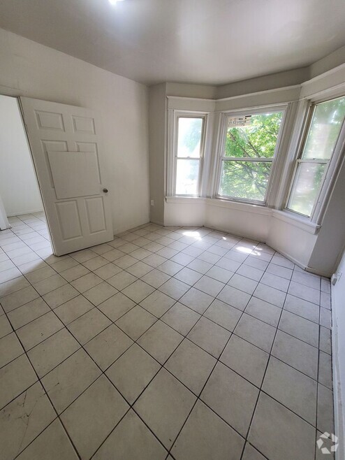 Building Photo - 608-610-610 W Burleigh St