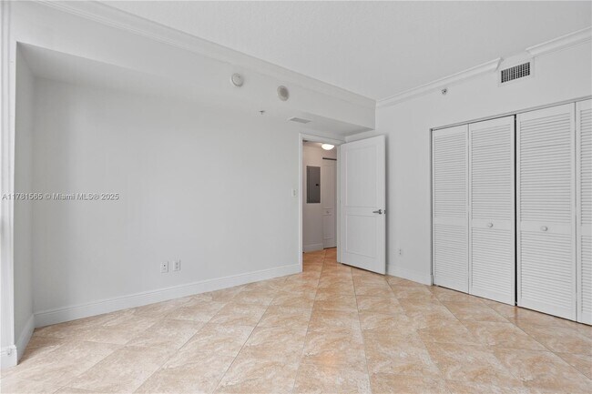 Building Photo - 325 S Biscayne Blvd