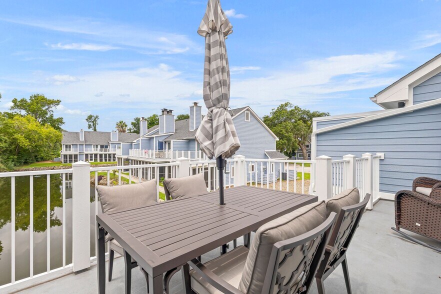 Building Photo - 850 Ilex Ct