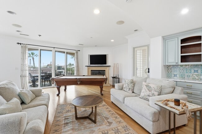 Building Photo - 424 N Broadway