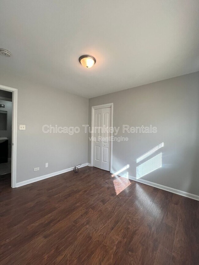 Building Photo - 17504 Oakwood Dr