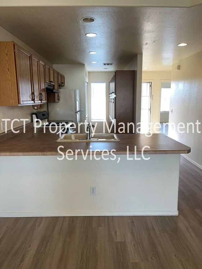 Building Photo - Two Bedroom Condo in Mesa!