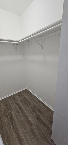 Building Photo - 4533 N Dover St