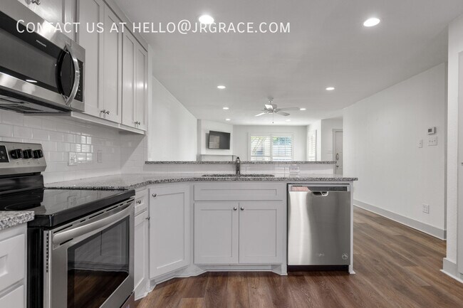 Building Photo - 3336 Chimney Pl Dr