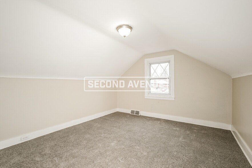 Building Photo - 1030 Franklin Dr