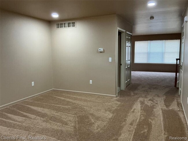 Building Photo - 48161 Nottinghill Ln