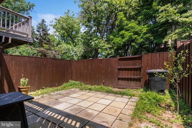 Building Photo - 2849 Schoolhouse Cir