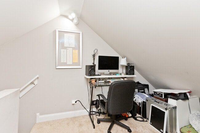 Building Photo - 2451 W Haddon Ave