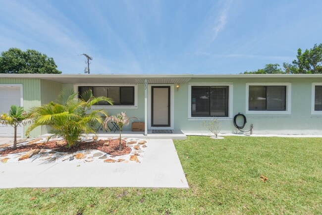 Building Photo - New Pool Home Rental Listing in Palm Bay Florida!