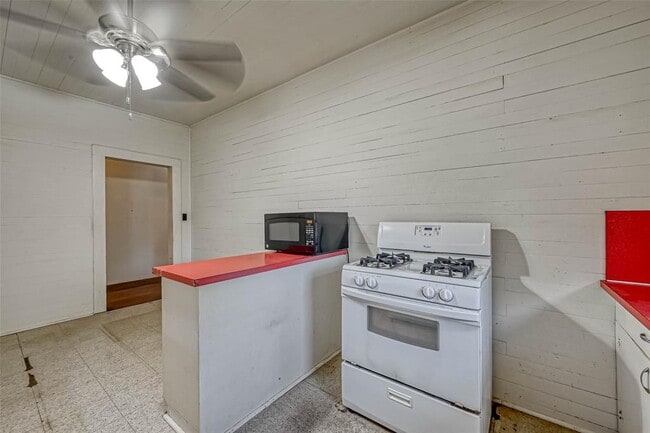 Building Photo - 6143 Kamas Ln