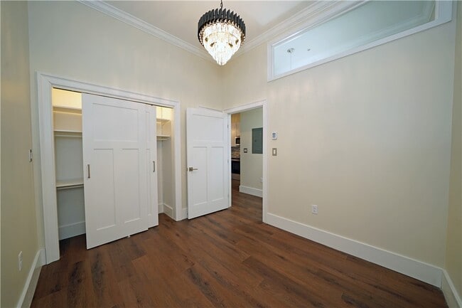 Building Photo - 207 N Main St