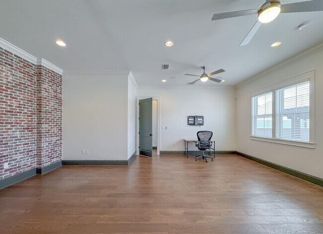 Building Photo - 3026 Gentilly St