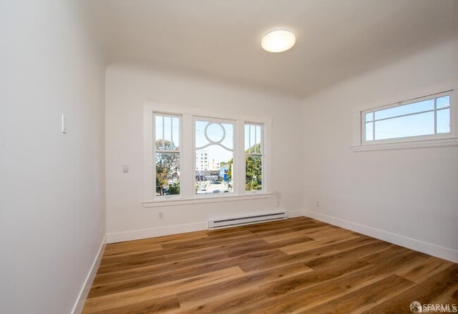 Building Photo - 1310 18th Ave