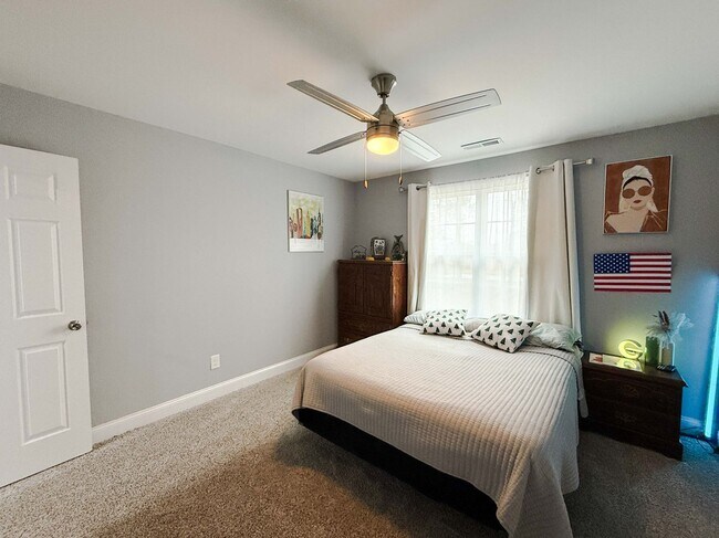 Building Photo - 7019 Laurinburg Rd