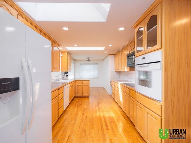 Building Photo - Spacious Glenrose Retreat | 3 Bed + Shop + Private Wooded Setting