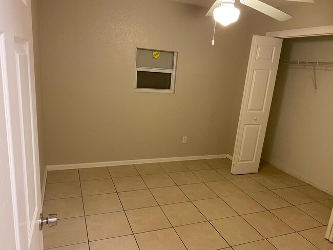 Building Photo - 1219 S 10th St