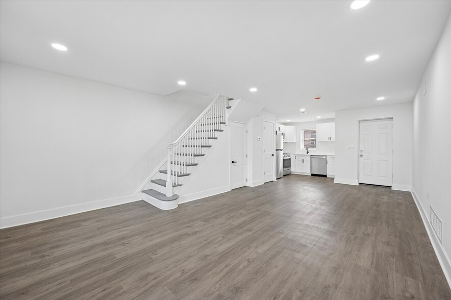 Building Photo - 5815 N 21st St