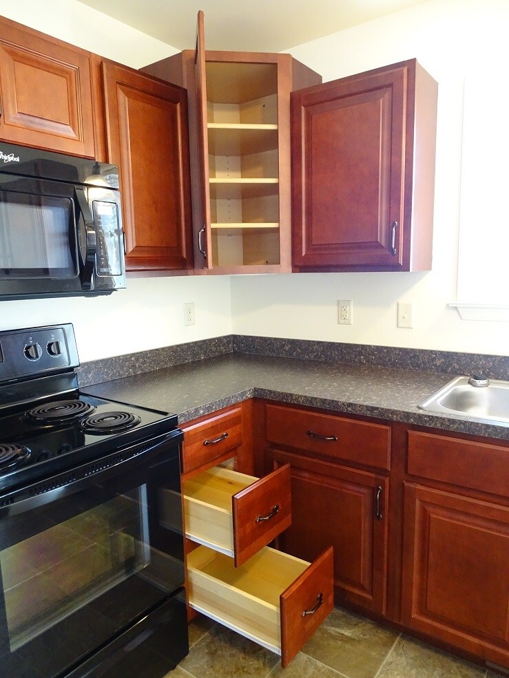 Building Photo - 312 Meadow View Dr