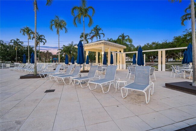 Building Photo - 2741 NE 4th St