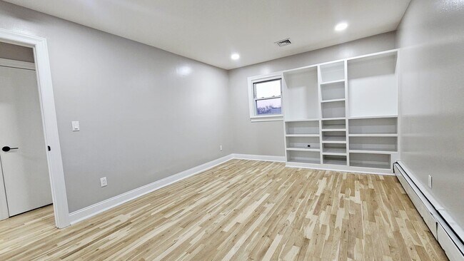 Building Photo - 29 Bryant Pl