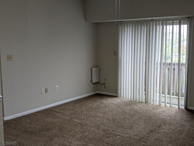 Building Photo - 5113 Ravens Crest Dr