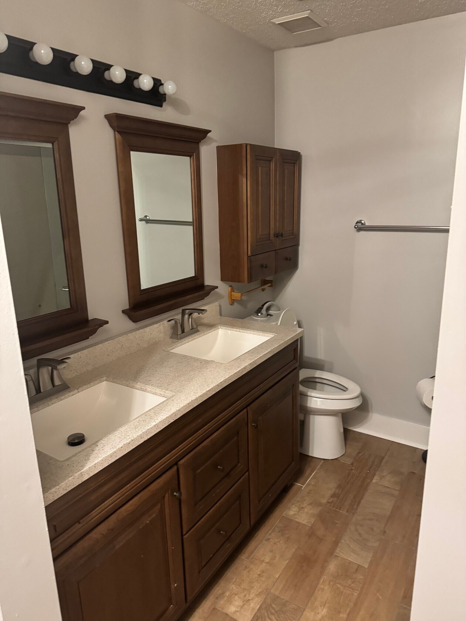 Building Photo - 2950 Meadowlark Ln