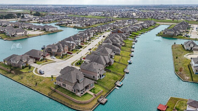 Building Photo - 3723 Lake Varano Cir
