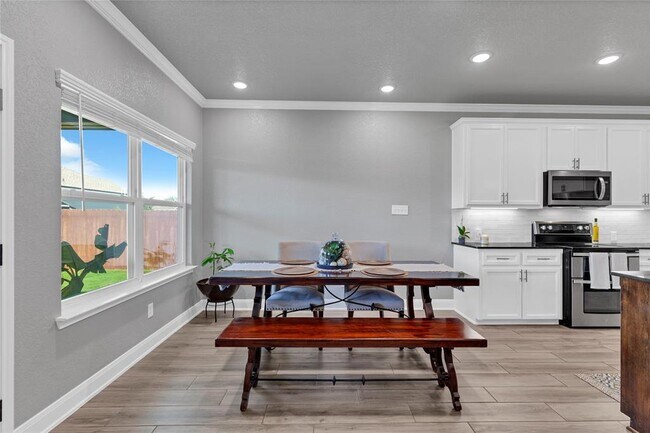 Building Photo - 8508 Glade Dr