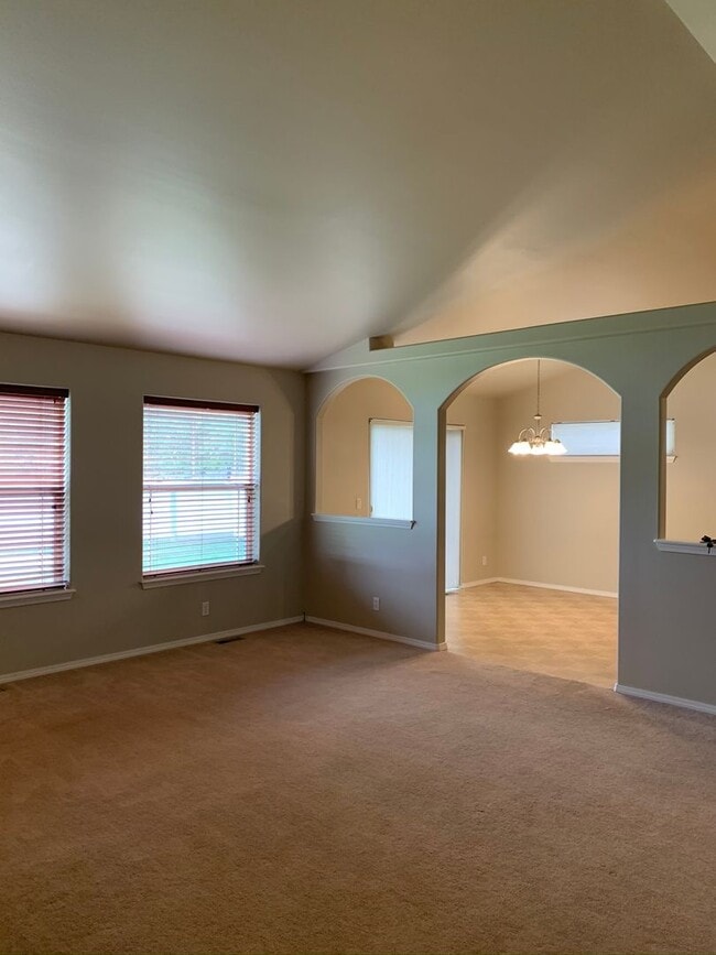 Building Photo - Gorgeous 3 Bedroom 2 Bath Home in Hayden!