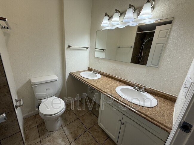 Building Photo - 1825 S Crawford -
