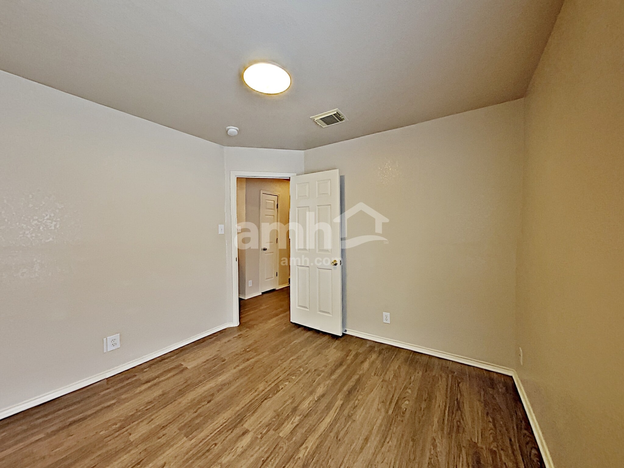 Building Photo - 4974 Bending Elms