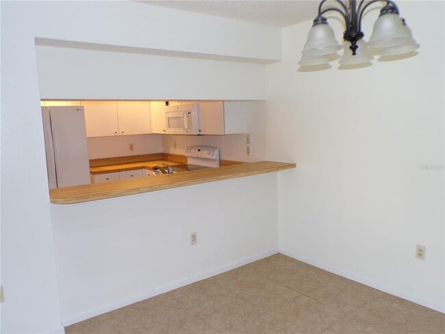 Building Photo - 638 Bird Bay Dr E