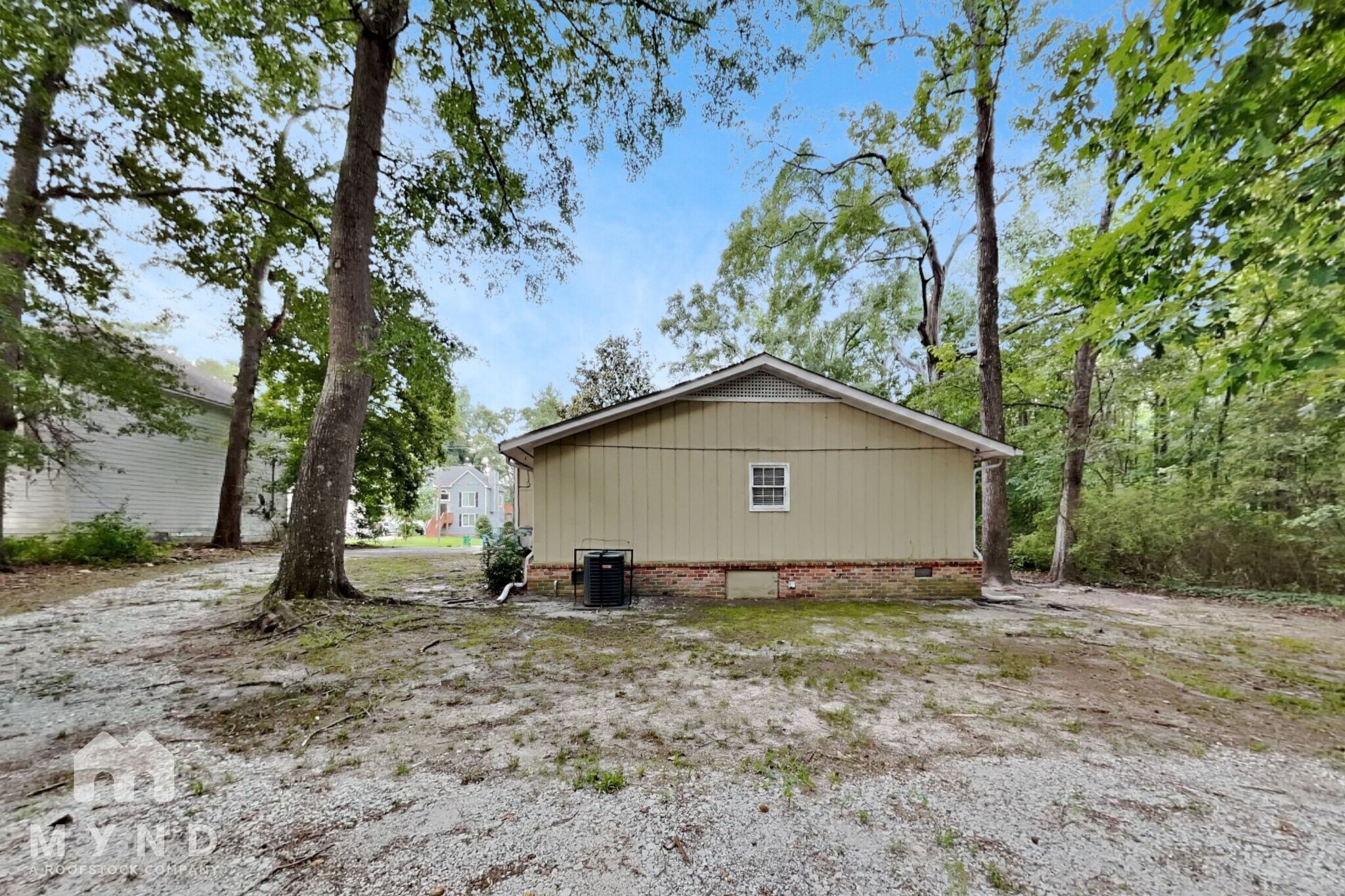 Building Photo - 3295 Redona Dr