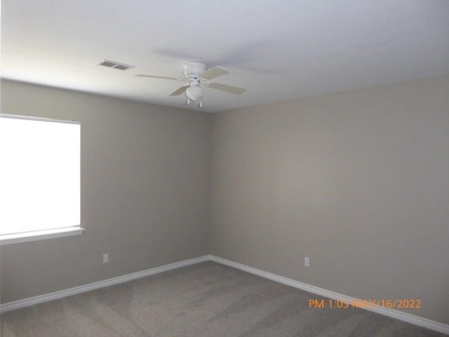 Building Photo - 4036 NW Ozmun Ave