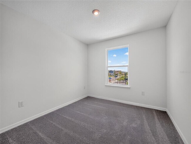 Building Photo - 3004 Jessamine Dr