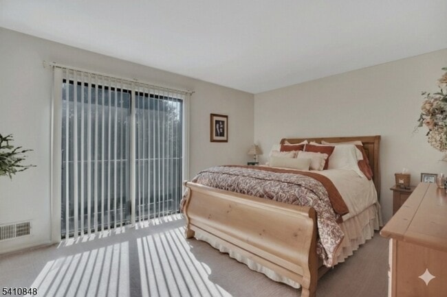 Building Photo - 1214 Spruce Hills Dr