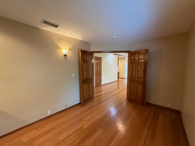 Building Photo - 9212 Admiral Lowell Ave NE