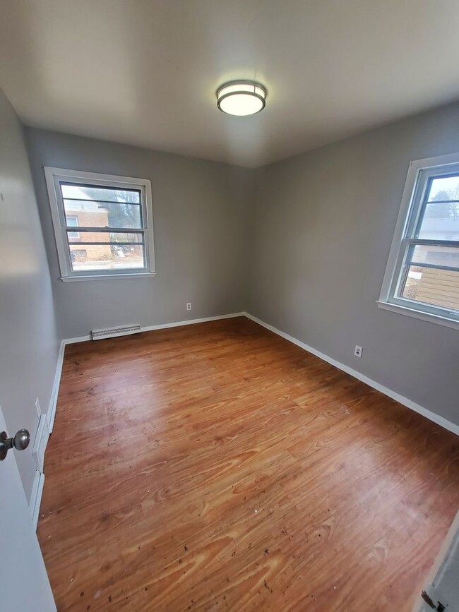 Building Photo - 5834-5836 N 69th St. (Duplex)