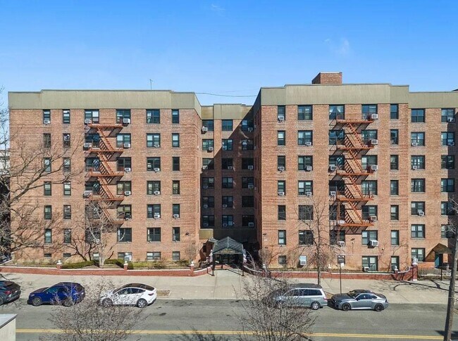 Primary Photo - 40-66-66 Ithaca St