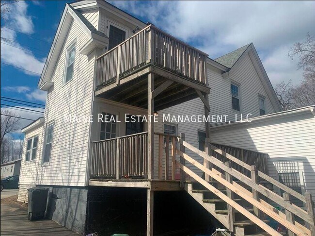 Building Photo - 454 S Main St