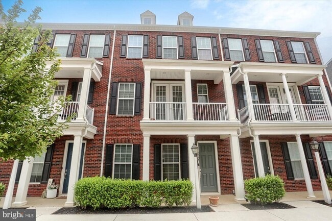 Building Photo - 3219 Wayland Rd