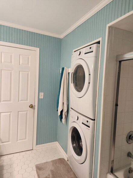 Building Photo - 1 Central Ave