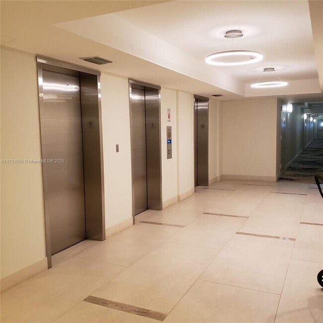 Building Photo - 3001 S Ocean Dr