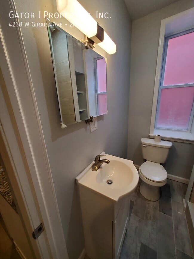 Building Photo - 4238 W Girard Ave